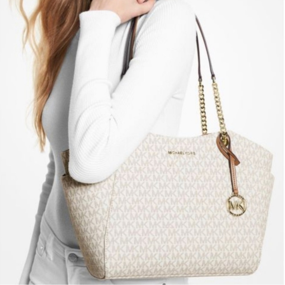 Like new Authentic Michael Kors Shoulder Bag - Picture 2 of 12